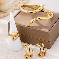 Geometric Serpentine Ear Jewelry Set